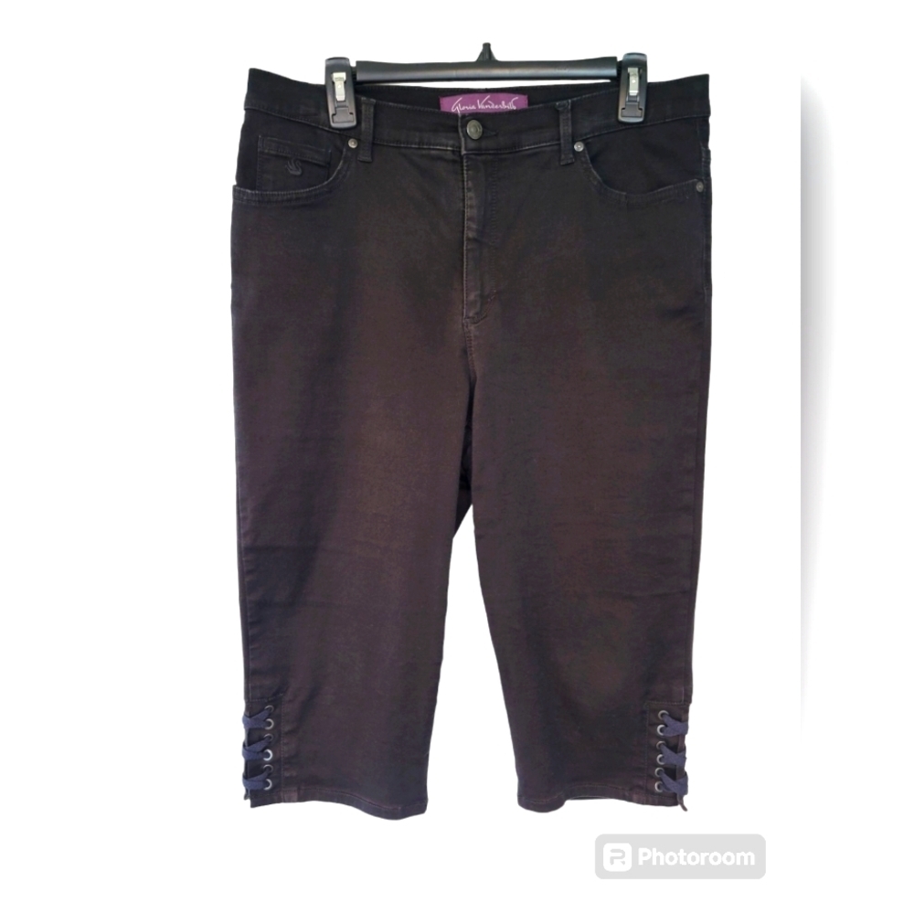Gloria Vanderbilt women's black denim capris lace up accent at bottom size 14